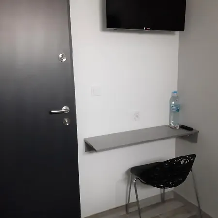 Lux Suterena/basement מלון דירות Blizne Laszczynskiego