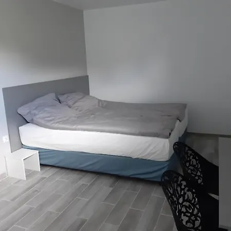 מלון דירות Lux Suterena/basement *