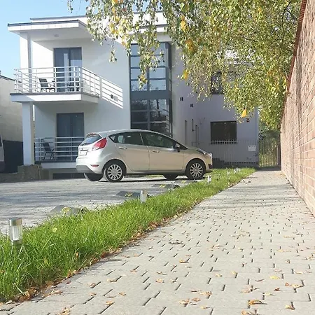 מלון דירות Lux Suterena/basement Blizne Laszczynskiego