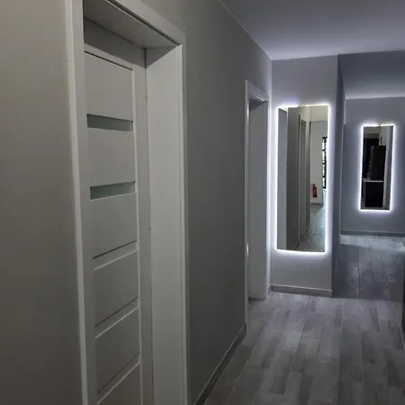 מלון דירות Lux Suterena/basement Blizne Laszczynskiego